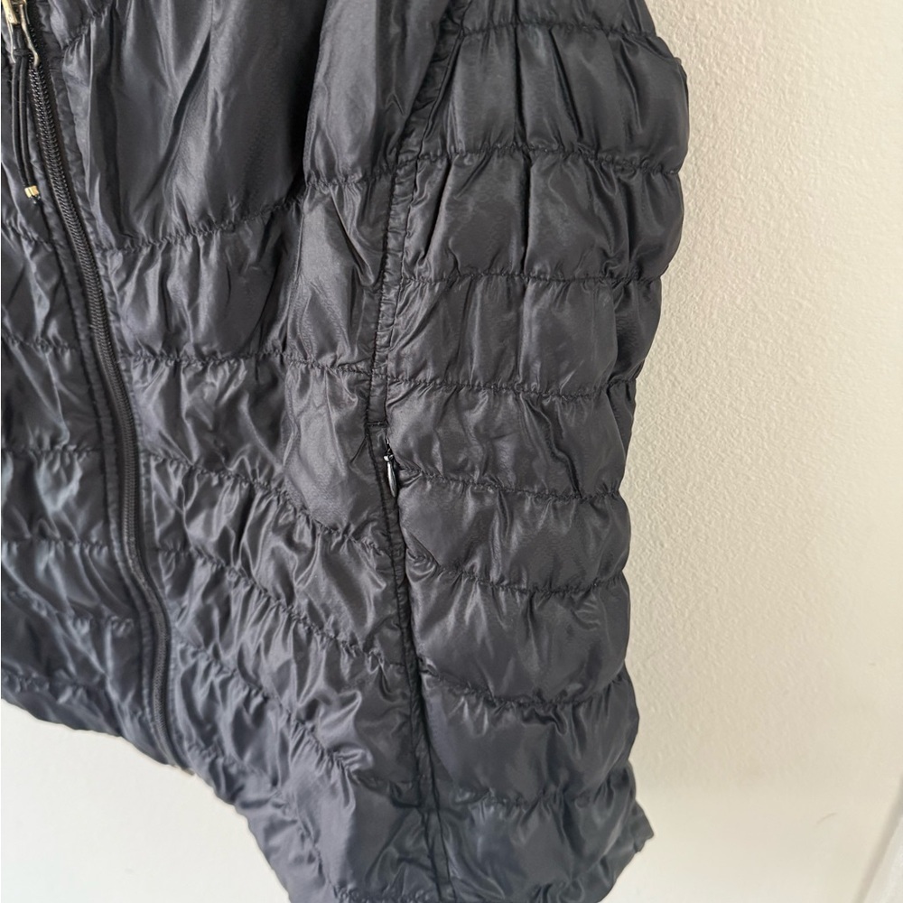 Athleta Black Puffer Vest - Picture 4 of 9